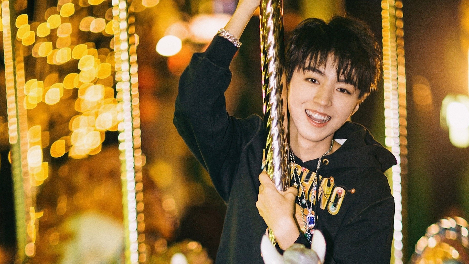 虚拟现实设备革新，推动电竞沉浸式体验普及，沉浸性虚拟现实设备有