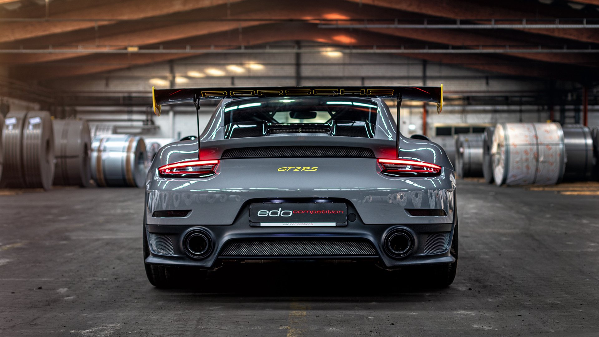 比赛进入伤停补时阶段出现关键转折球迷情绪瞬间沸腾，伤停补时比分算不算